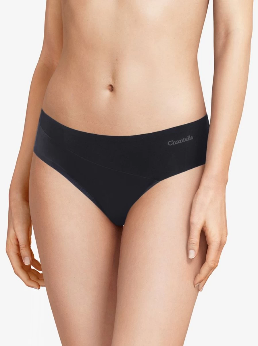 Chantelle Essentiall Invisible Short - Seamless Comfort & Support for Everyday Wear