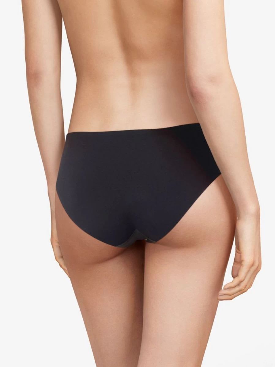 Chantelle Essentiall Invisible Short - Seamless Comfort & Support for Everyday Wear